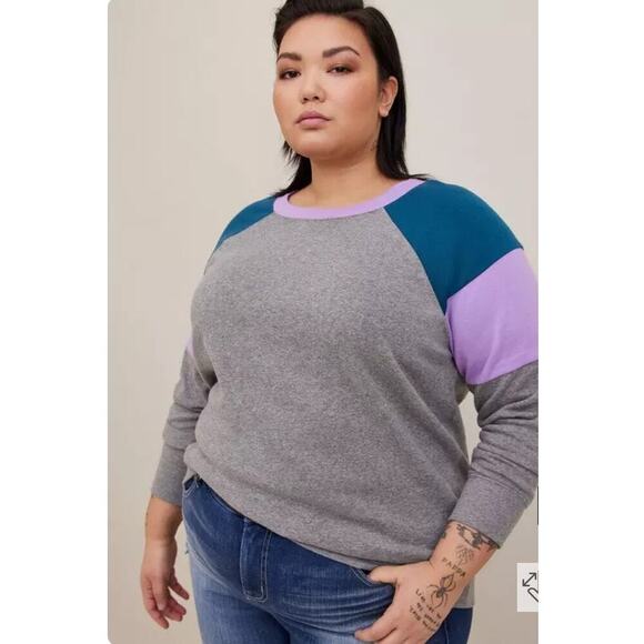 Torrid Cozy Fleece Crew Neck Colorblock Raglan Sweatshirt Size 1X - Picture 1 of 5